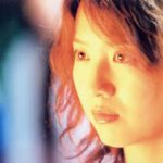 女はバス停で服を着替えた 作品